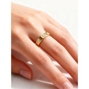 New Classic Diamond Love Ring